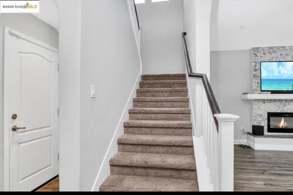 THE LAKES - Residential