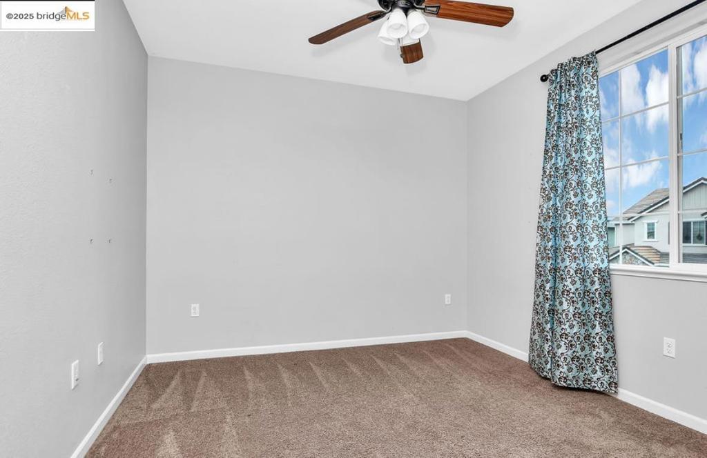 THE LAKES - Residential