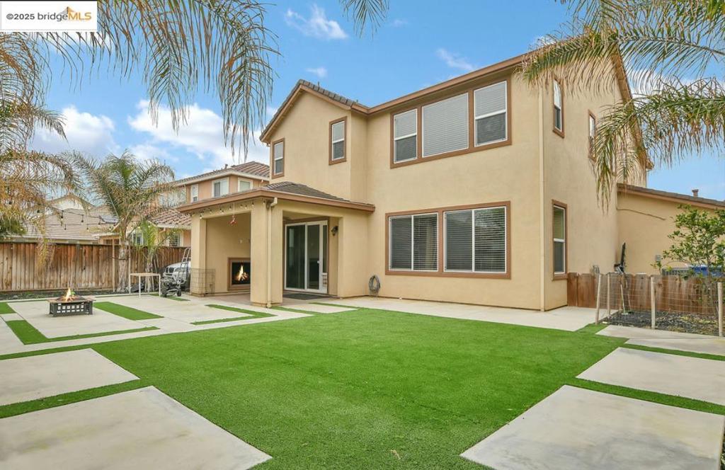 THE LAKES - Residential