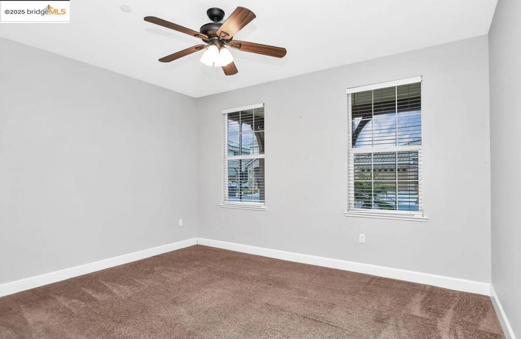 THE LAKES - Residential