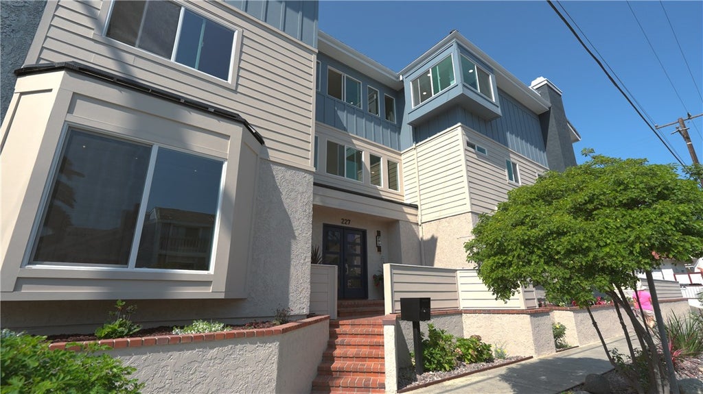 Photo of 227 18th Street ST, Huntington Beach, CA 92648 (MLS # OC26176290)