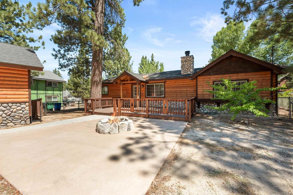 651 Cienega