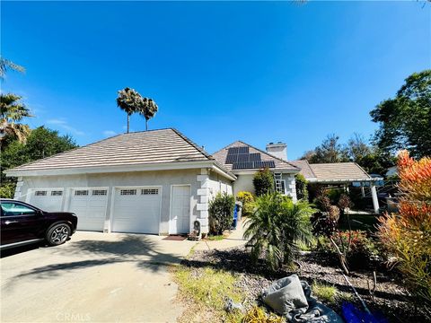 Photo of 2098 Vista Valle Verde Dr, Fallbrook, CA 92028 (MLS # SW26124911)