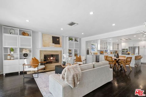 Photo of 4460 Stansbury Avenue, Sherman Oaks, CA 91423 (MLS # 26857973)