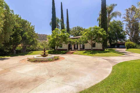 Photo of 3640 Gird Rd RD, Fallbrook, CA 92028 (MLS # 260014735SD)