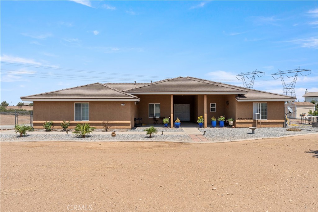 Large Unobstructed VIEWS, Fully Remodeled Kitchen & Floors, PAVED Access, OPEN Floor-Plan, and Large Bedrooms!
Beautiful single-story home located in the highly desirable area of East Oak Hills. Just off Ranchero Road with fully paved access, this home sits on 2.5 acres of fenced land. Features include an oversized finished 3-car garage with ample storage, a thoughtfully planned open-concept layout, and a fully remodeled kitchen with a large island perfect for entertaining. Fully remodeled flooring throughout adds a fresh, modern touch. Enjoy a spacious living area with views of your fireplace, living room, and large enclosed backyard patio. Generously sized bedrooms, NATURAL GAS, GREAT SCHOOLS, VINYL FENCED BACKYARD, and a large backyard with room for a pool, RV, and many other toys—plus stunning unobstructed mountain views—make this home truly exceptional.