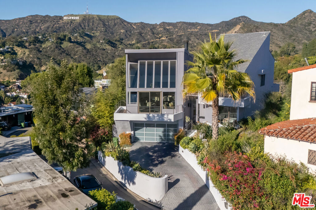 5682 Spreading Oak Drive