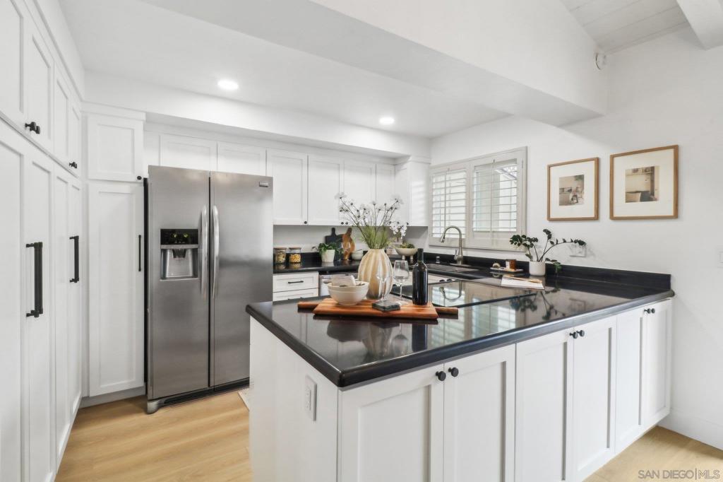 4174 Balboa Way