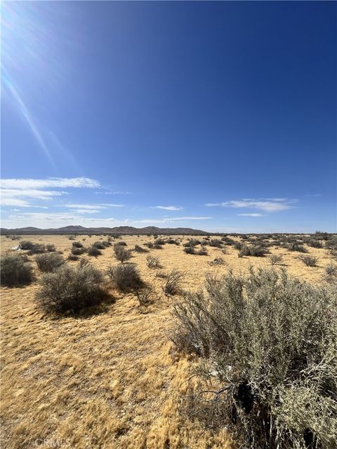 Photo of 0 Navajo, Apple Valley, CA 92307 (MLS # IV26143714)