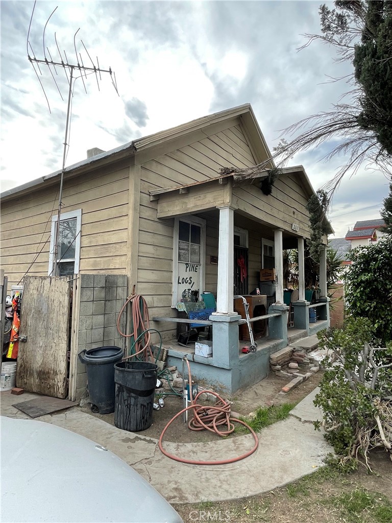 860 S Waterman Avenue