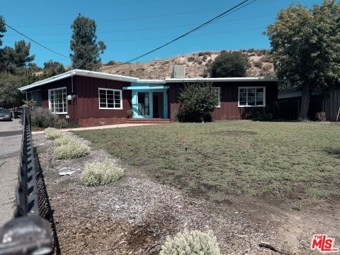 Photo of 10517 Vail Drive, Sunland, CA 91040 (MLS # 26994899)