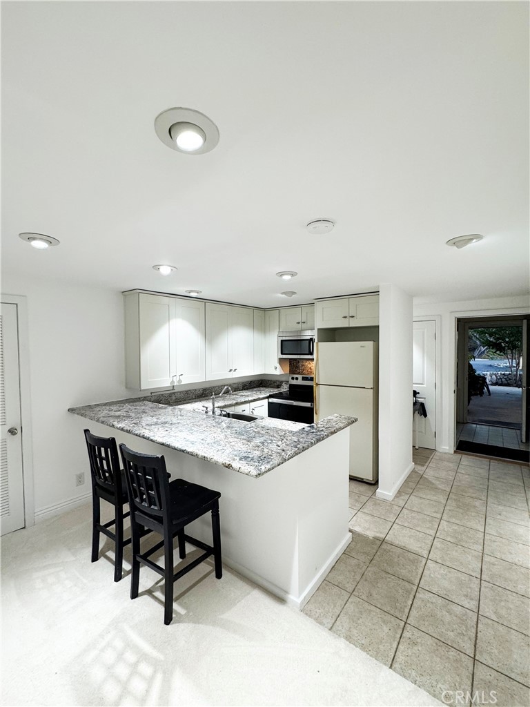 23551 Avenida La Caza 129