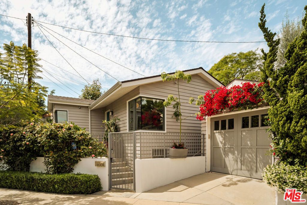 Photo of 9009 Lloyd Place, West Hollywood, CA 90069 (MLS # 26696523)