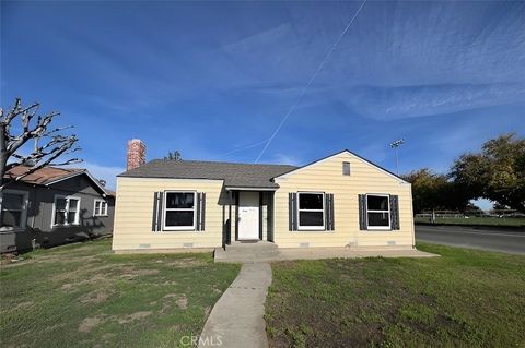 Photo of 397 Hoover St, Coalinga, CA 93210 (MLS # FR26077570)