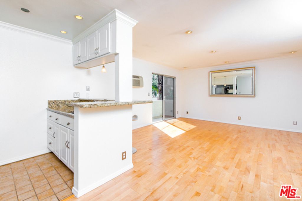 listing image 130725106543039966553