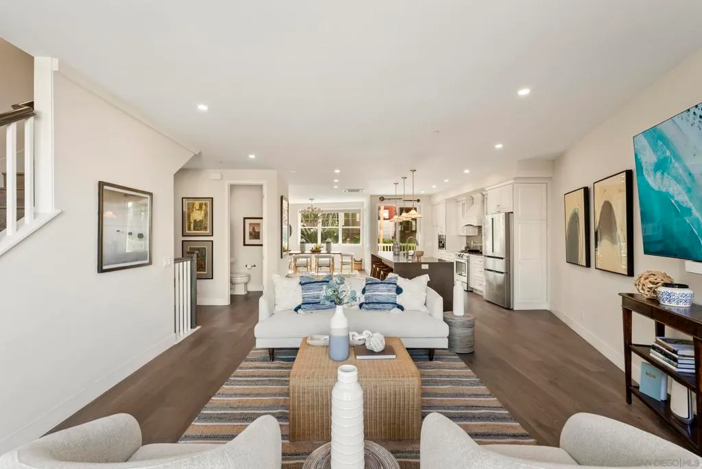 La Jolla, California 92037, United States, 3 Bedrooms Bedrooms, ,5 BathroomsBathrooms,Residential,Active,241584