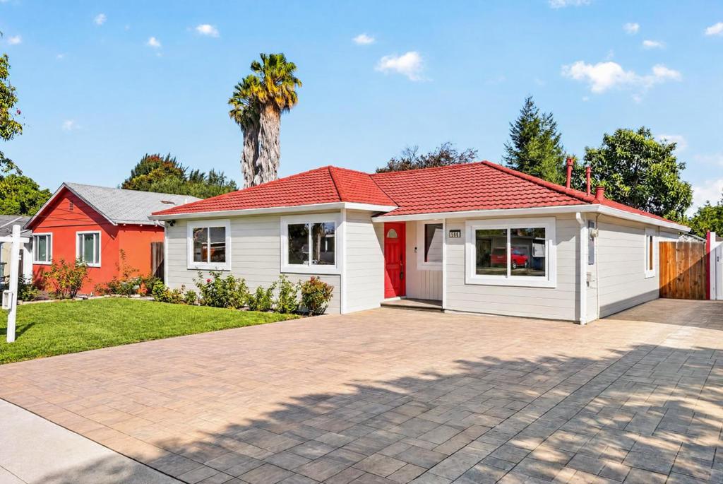 586 Borregas Avenue