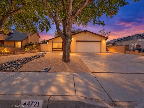 Photo of 44721 Benald Street ST, Lancaster, CA 93535 (MLS # SR26211609)