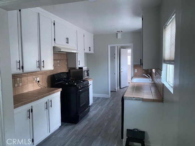 Properties 2 10406 Orion Avenue