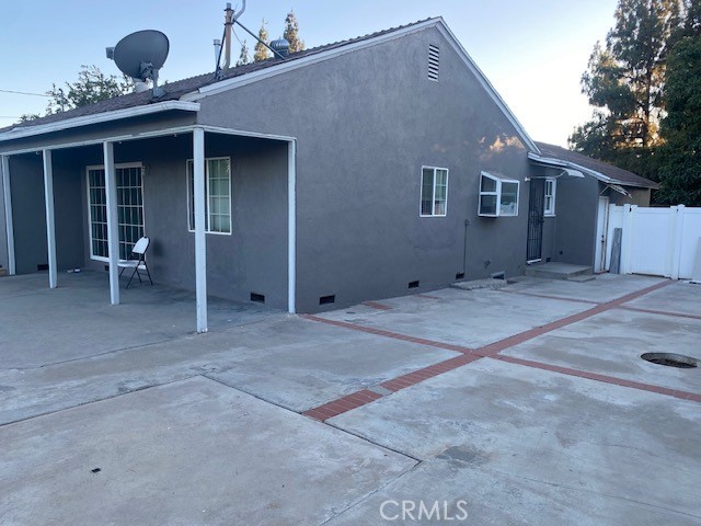 Properties 4 10406 Orion Avenue