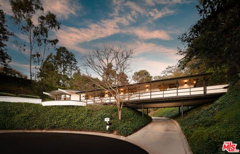 1892 Kimberly Lane Los Angeles CA 90049