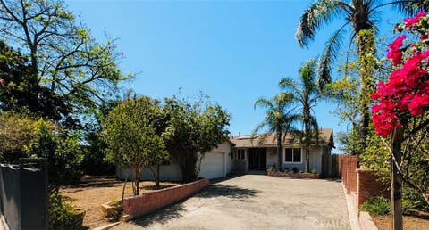 Photo of 11619 Borden AVE, Pacoima, CA 91331 (MLS # SR26170595)