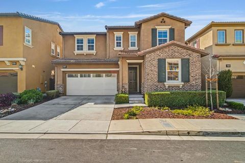 Photo of 29803 Cantera Drive, Hayward, CA 94544 (MLS # ML82034472)
