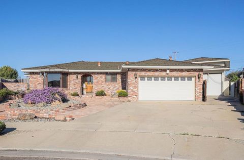 Photo of 1527 Atherton Way, Salinas, CA 93906 (MLS # ML82028638)