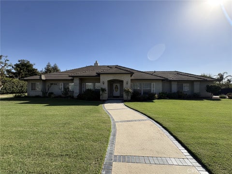 Photo of 6001 W Grove Court, Visalia, CA 93291 (MLS # PI26224307)