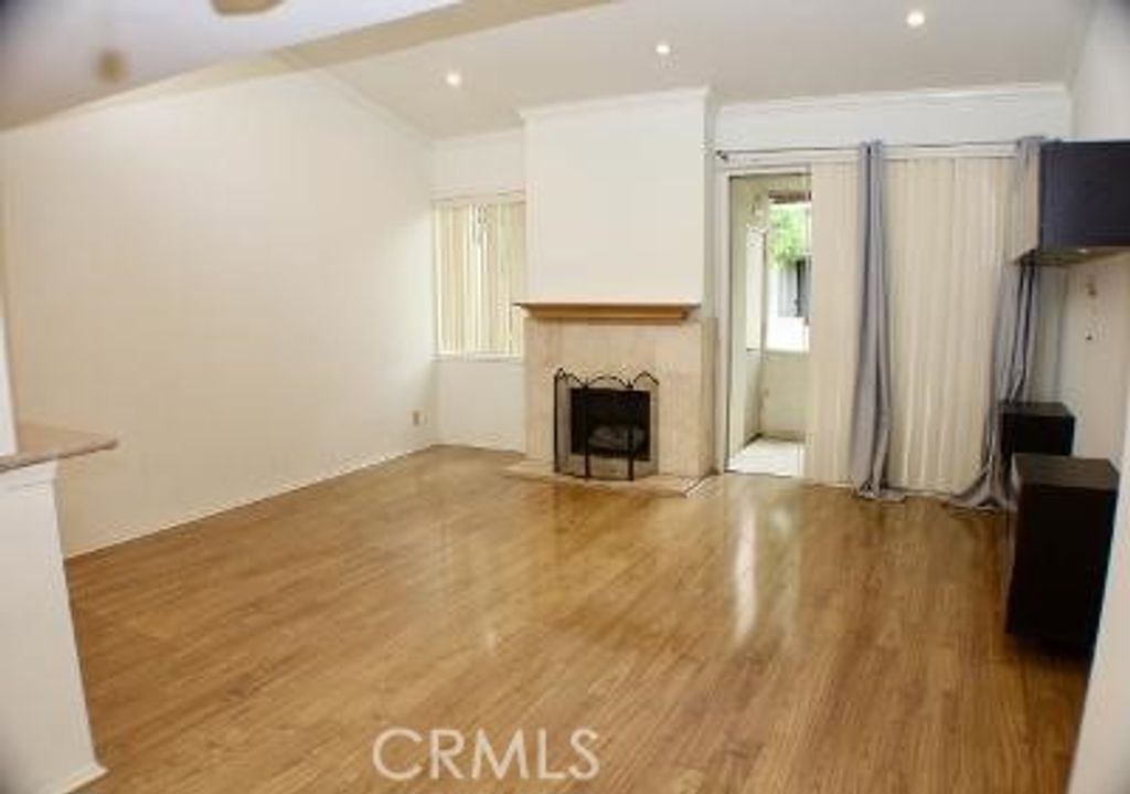 Photo of 5325 Newcastle Ave #322, Encino, CA 91316 (MLS # SR26071811)