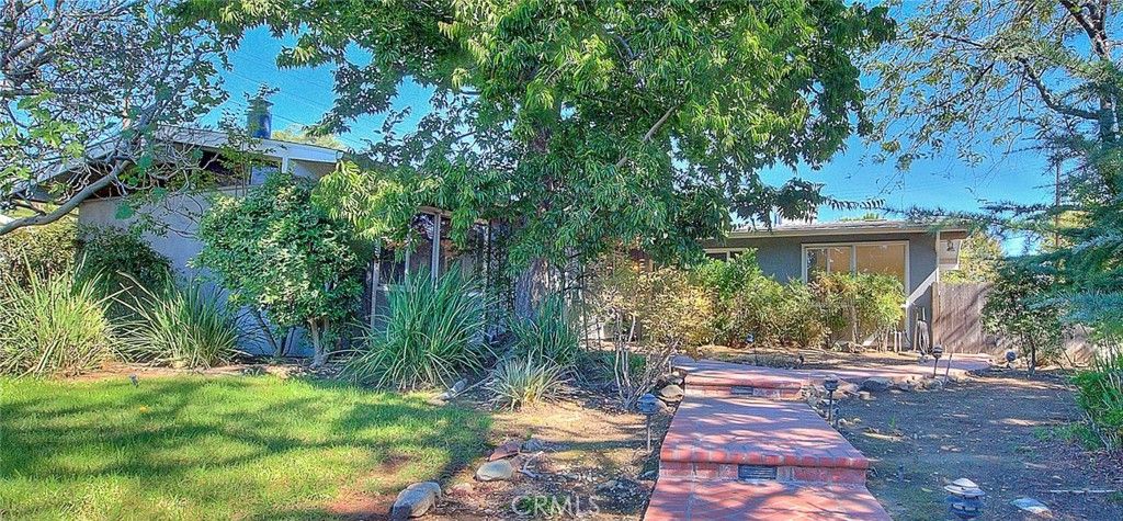 Photo of 228 Greentree Rd, Upland, CA 91786 (MLS # CV25244187)