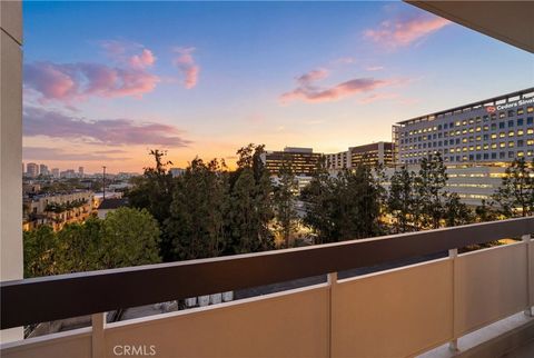 Photo of 321 S San Vicente Boulevard #604, Los Angeles, CA 90048 (MLS # SR26041810)