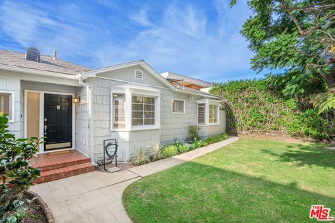 Photo of 547 Stassi Lane, Santa Monica, CA 90402 (MLS # 26640031)
