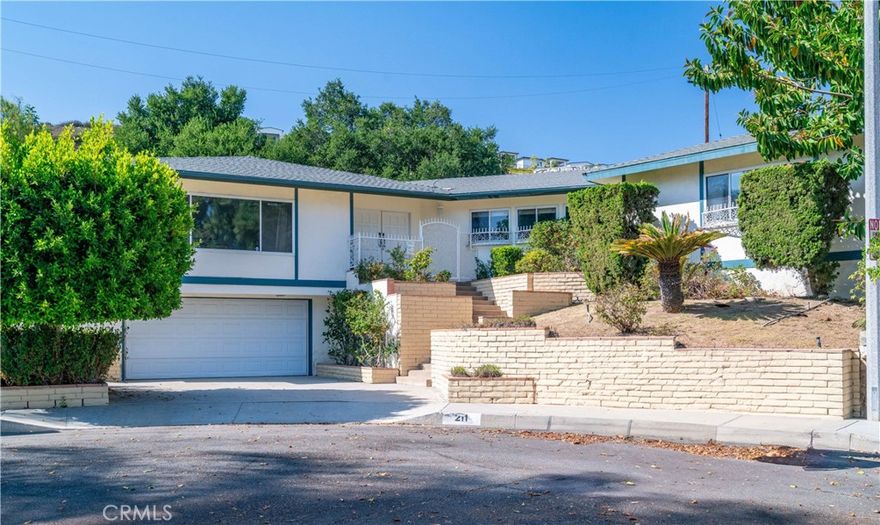 A beautiful family home with view resides on a nice and quiet cul-de-sac. Central A/C. High ceiling living room with fireplace and bar. Big study room (or den) has closet, can be used as 4th bedroom or an office. Sparkling pool. Attached 2 car garage with a storage room. Bright and airy.