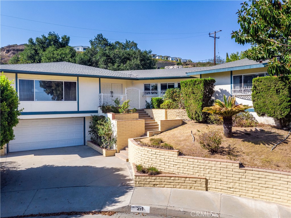 211 Peacock Lane
