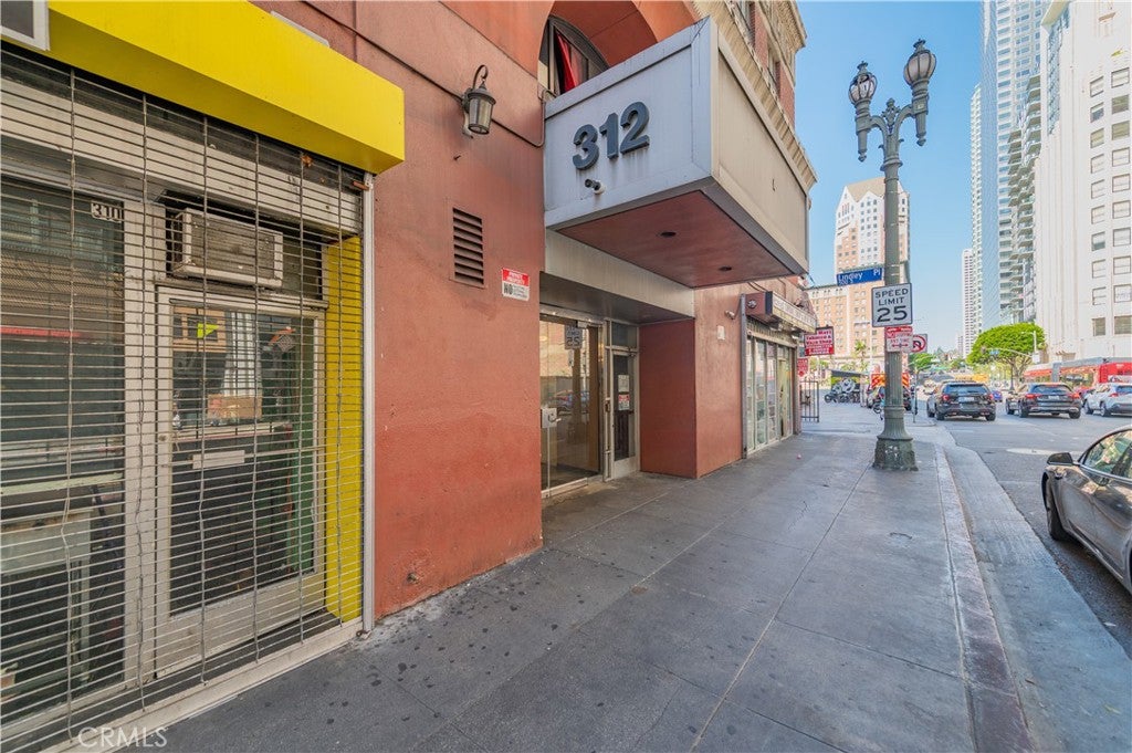 312 W 5th Street 304