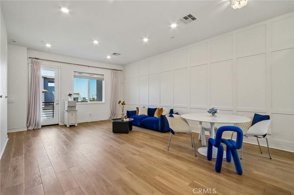 Photo of 275 Sash, Irvine, CA 92618 (MLS # OC26135963)