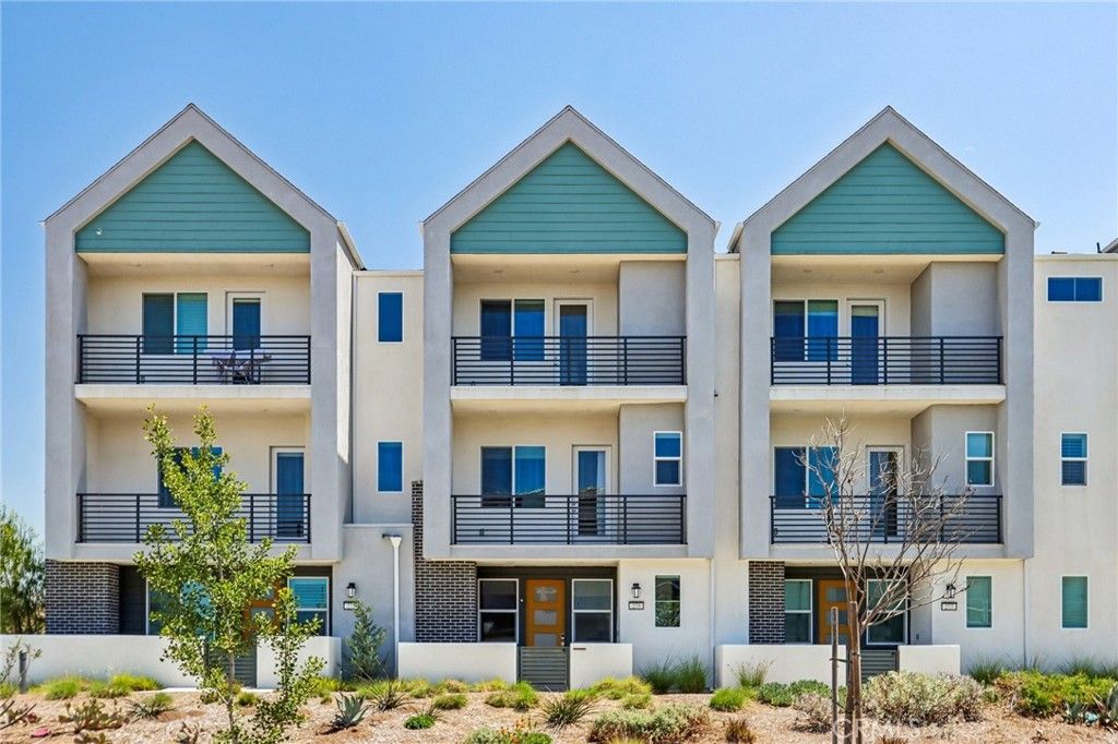 Photo of 275 Sash, Irvine, CA 92618 (MLS # OC26135963)