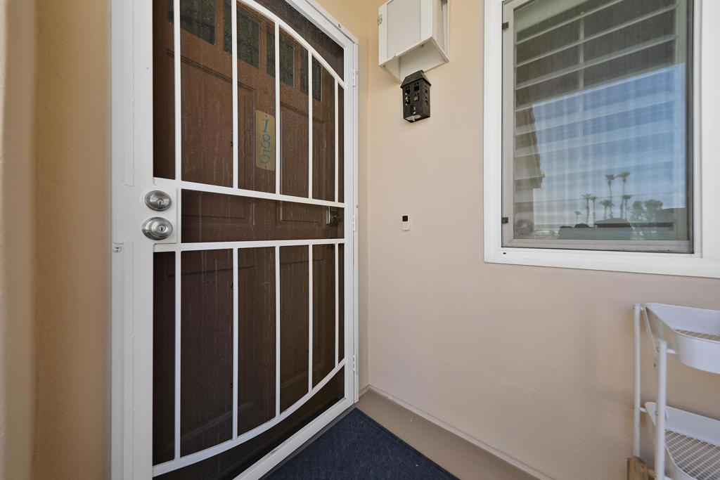 Palm Royale - Residential