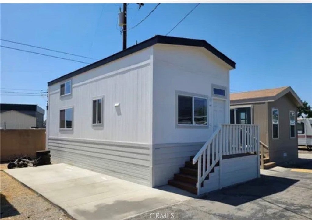 2548 Peck Road 11
