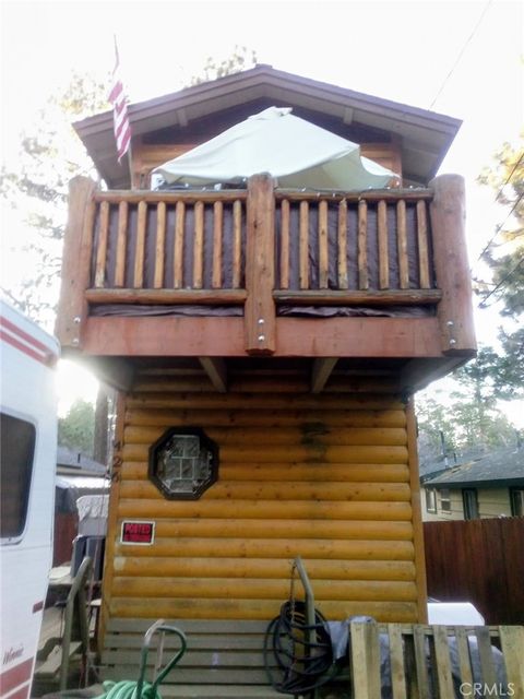 Photo of 426 Sunset Ln, Sugarloaf, CA 92386 (MLS # SR26011809)