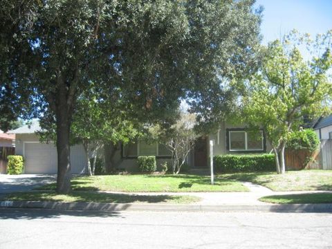Photo of 616 N Lincoln Street, Redlands, CA 92374 (MLS # IG26022607)