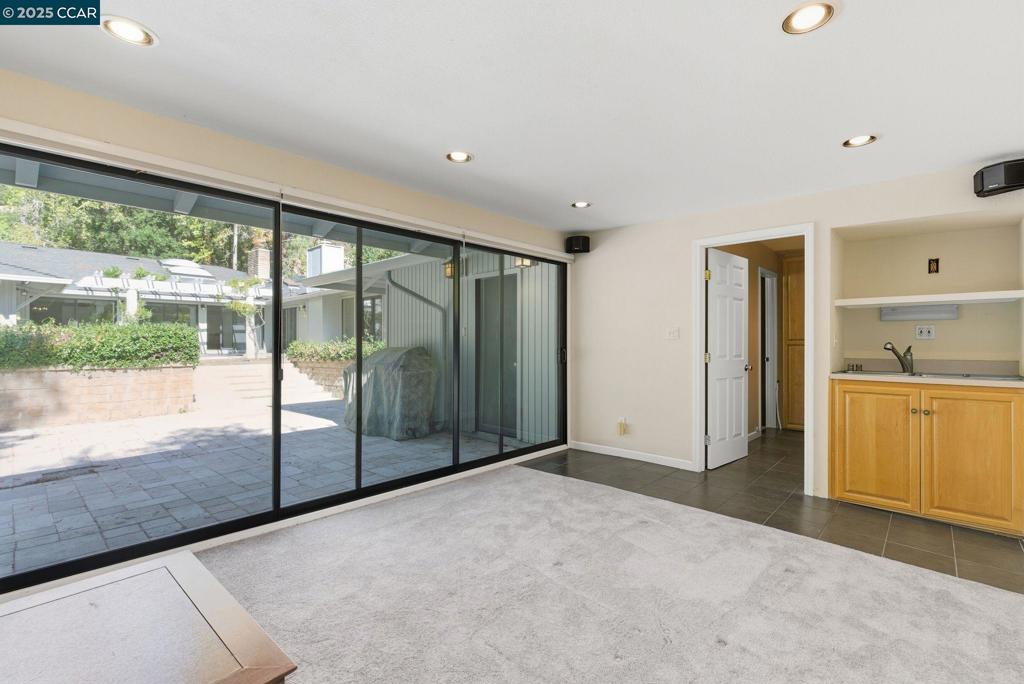 HAPPY VALLEY - Residential