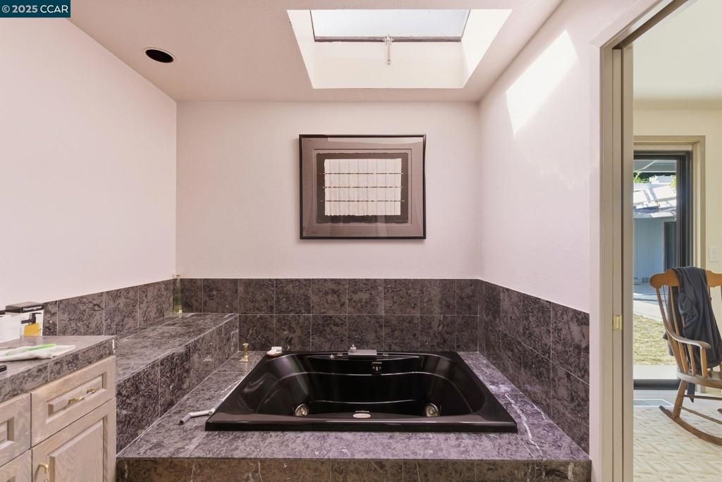 HAPPY VALLEY - Residential