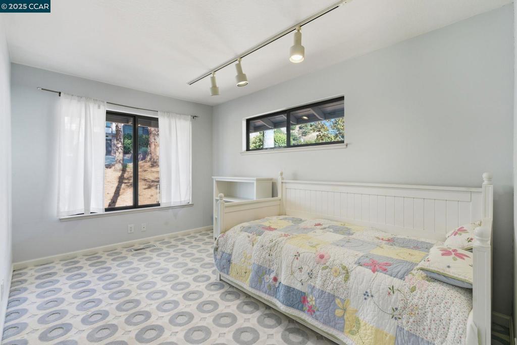 HAPPY VALLEY - Residential