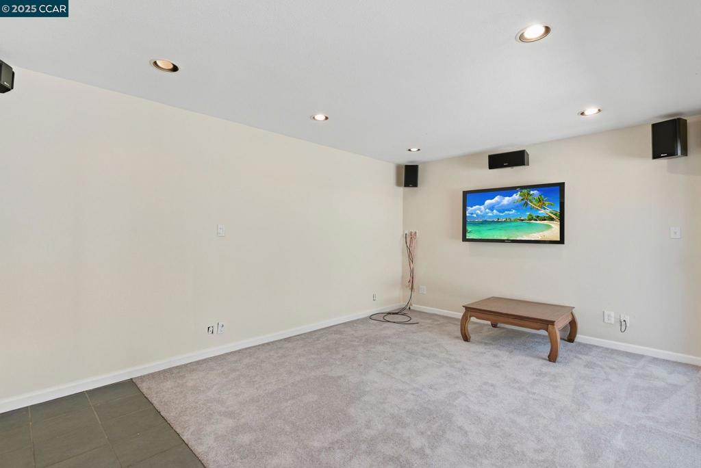 HAPPY VALLEY - Residential
