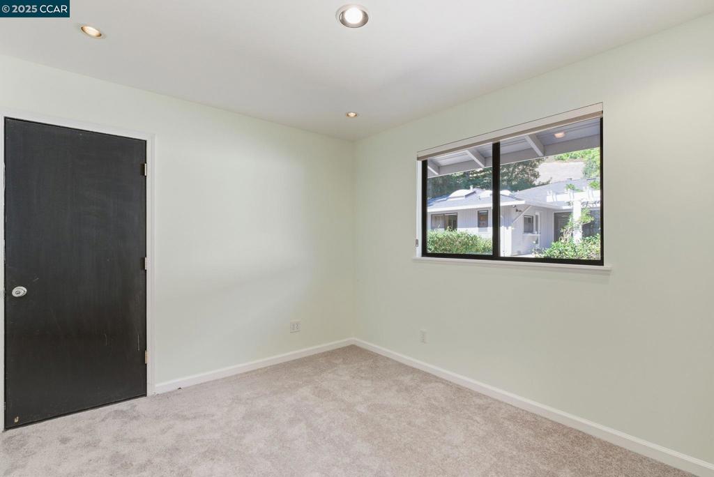 HAPPY VALLEY - Residential