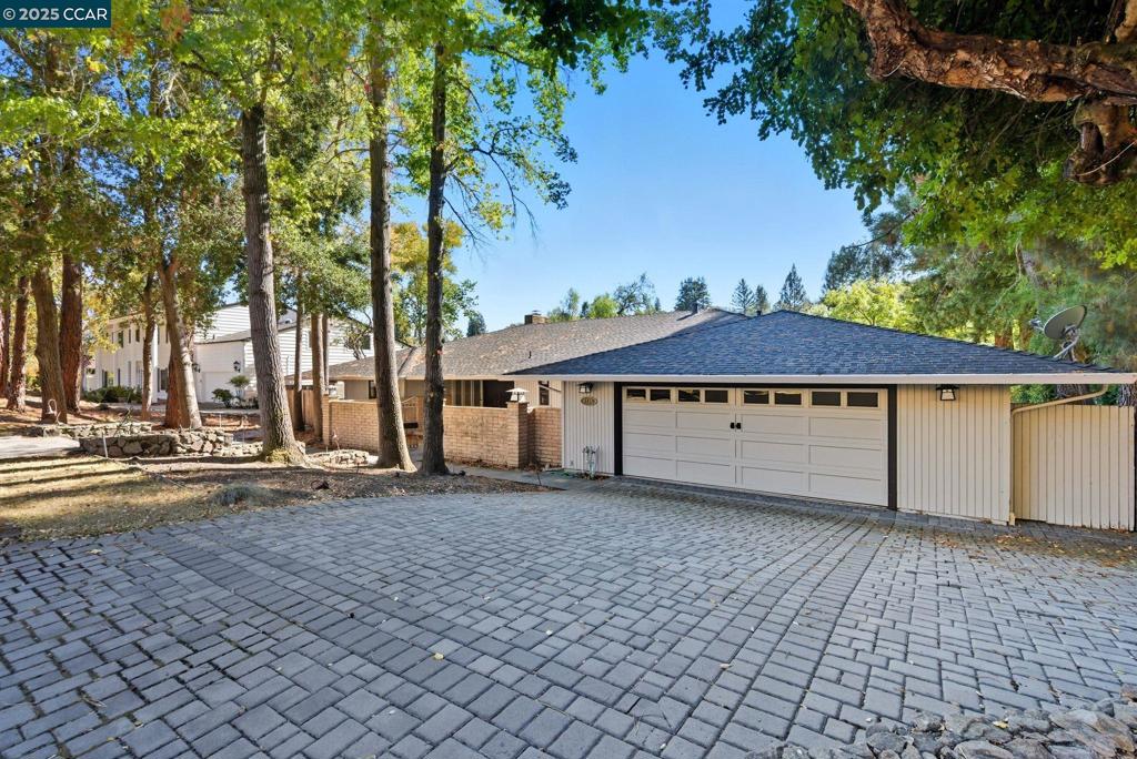 HAPPY VALLEY - Residential