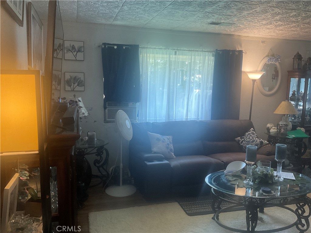 215 Ford Avenue