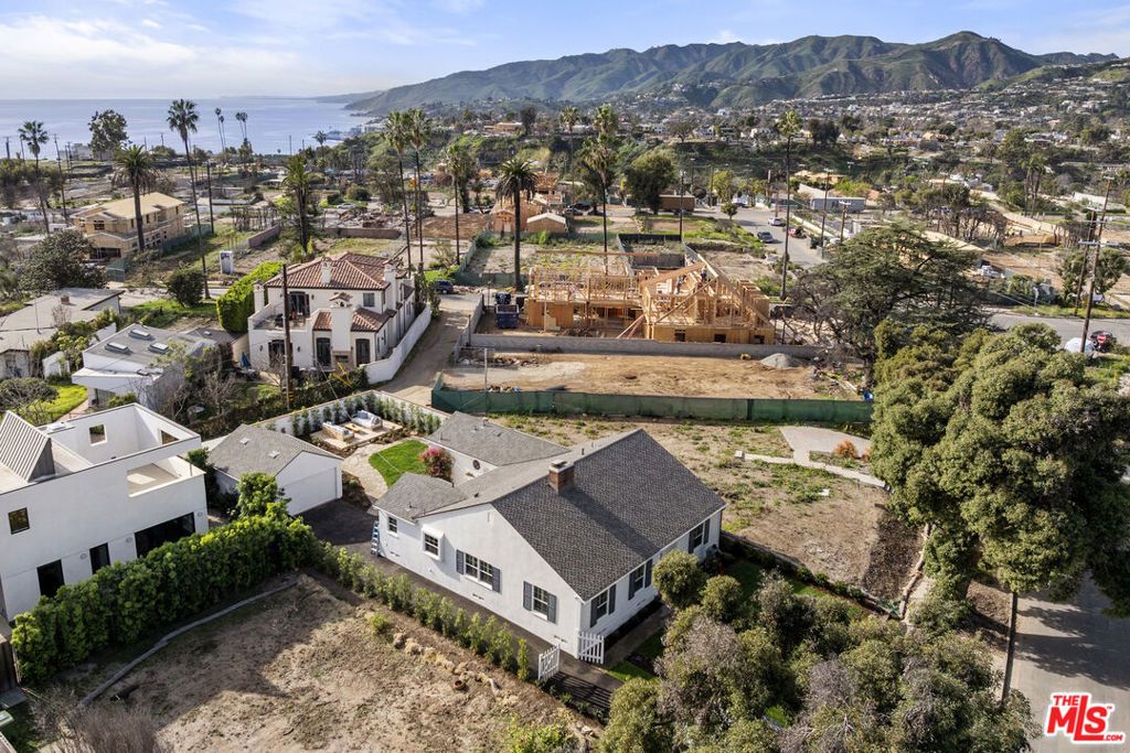 Photo of 15328 De Pauw Street, Pacific Palisades, CA 90272 (MLS # 26686935)